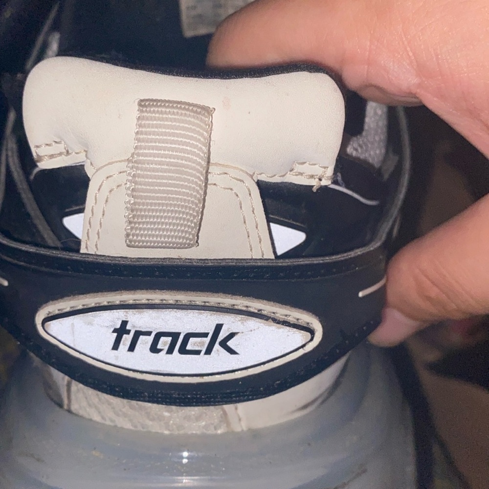 Got a new pair, trying to get rid of my last pair - Picture 2 of 2